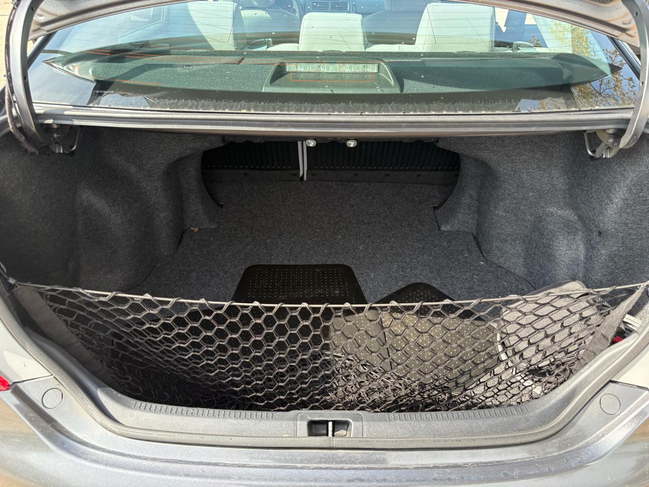 Toyota Camry 4dr Sedan LE 2012