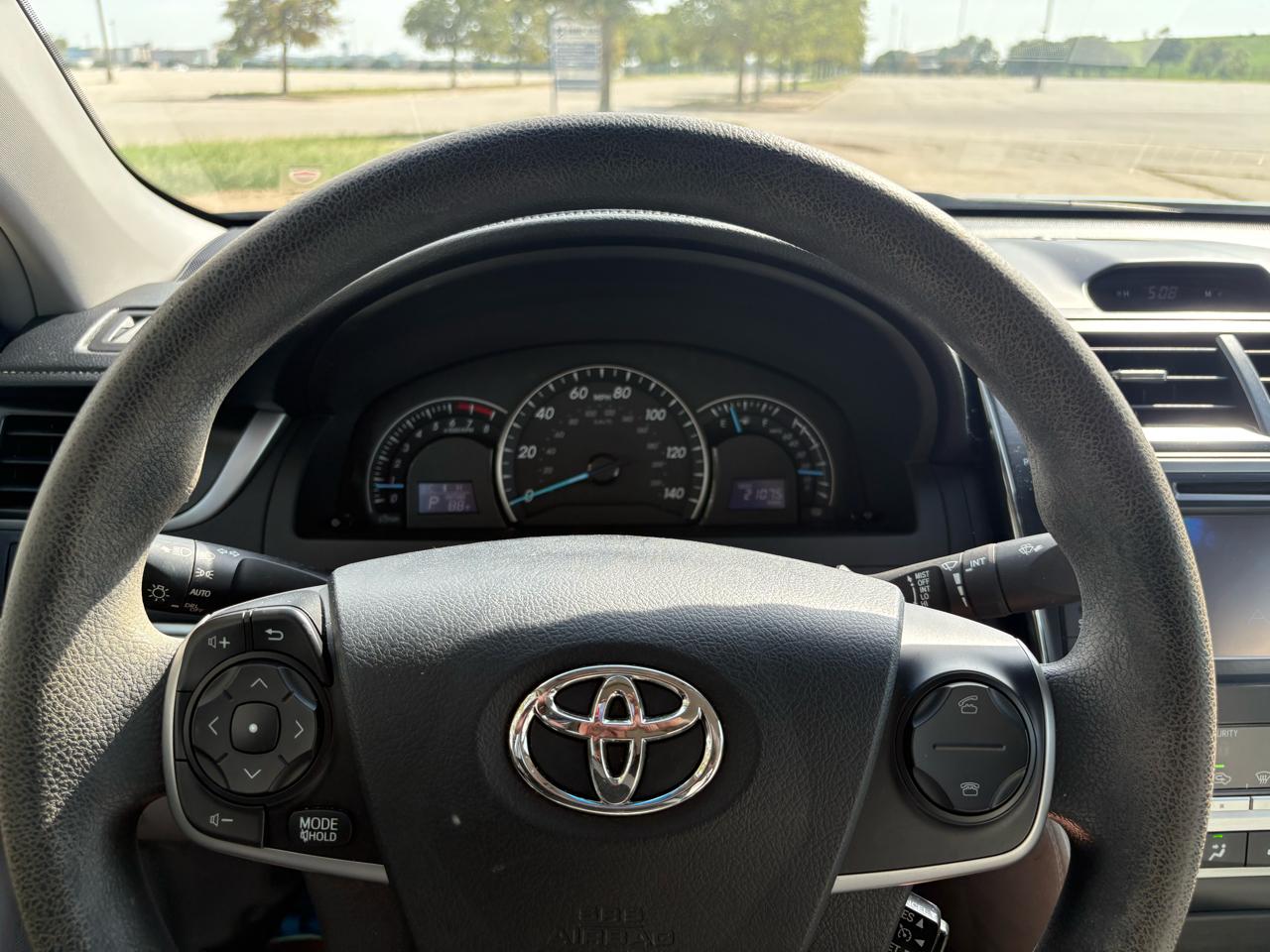 Toyota Camry 4dr Sedan LE 2012
