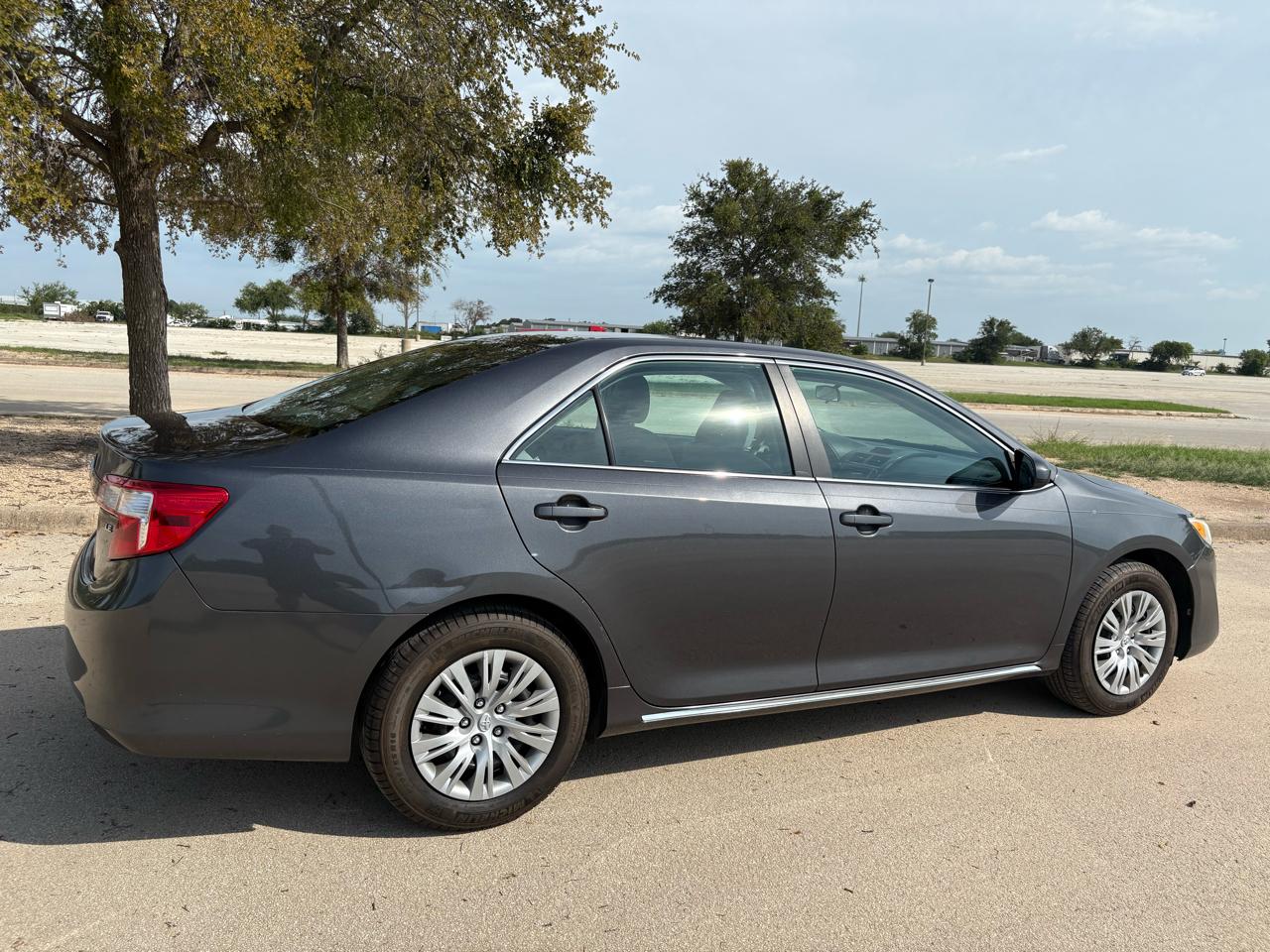 Toyota Camry 4dr Sedan LE 2012