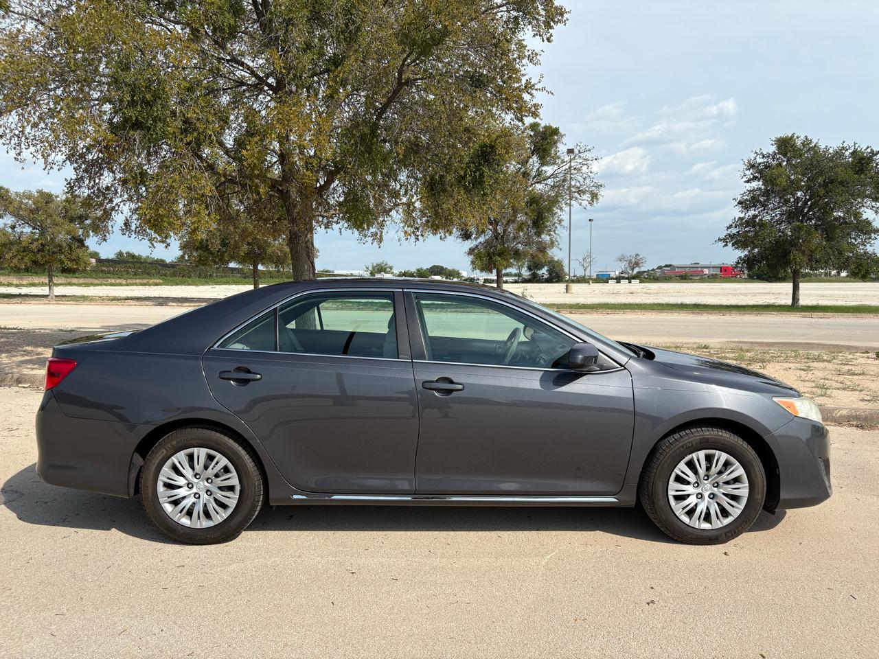 Toyota Camry 4dr Sedan LE 2012