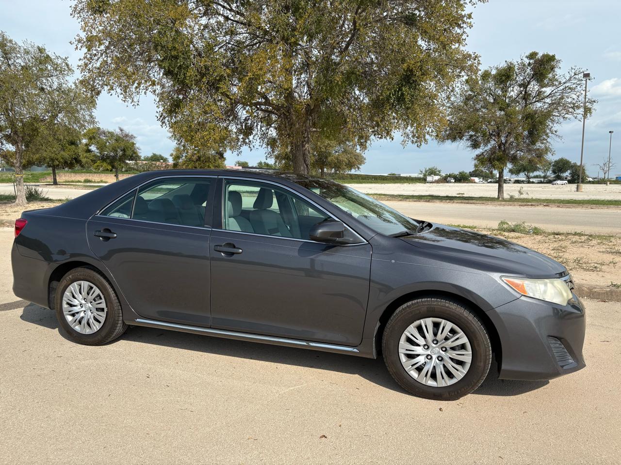 Toyota Camry 4dr Sedan LE 2012