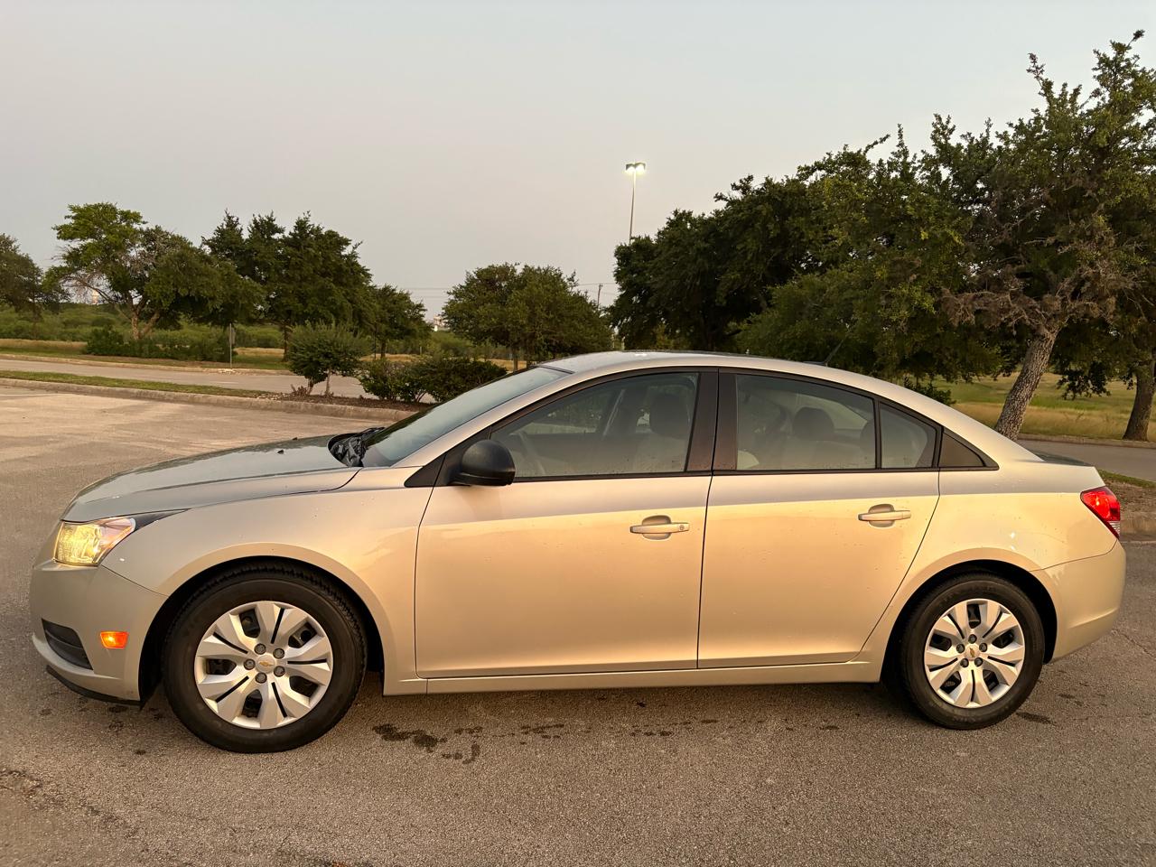 Chevrolet Cruze 4dr Sdn Auto LS 2013