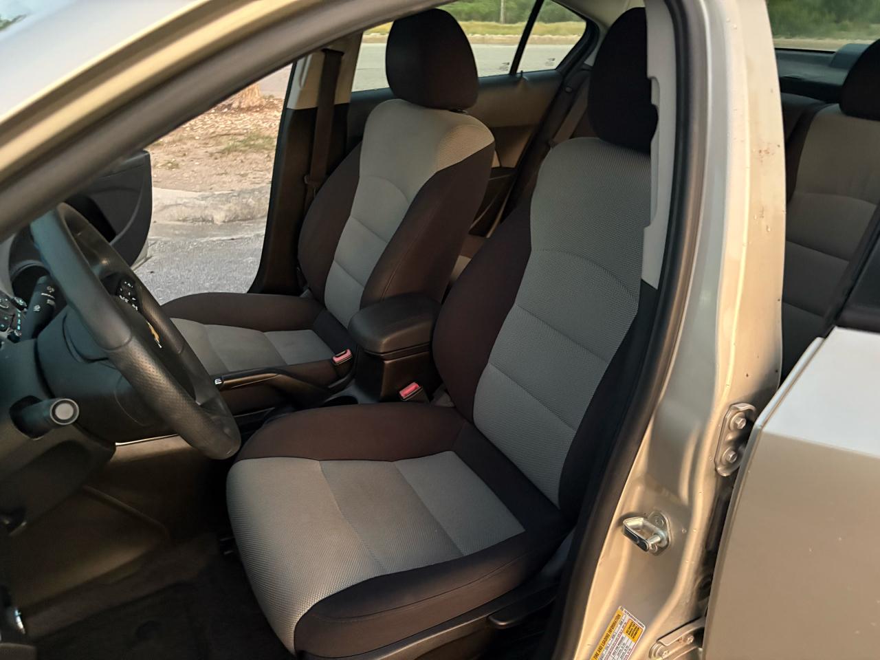 Chevrolet Cruze 4dr Sdn Auto LS 2013