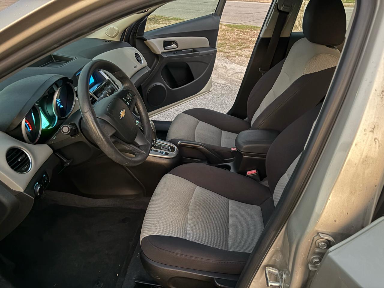 Chevrolet Cruze 4dr Sdn Auto LS 2013