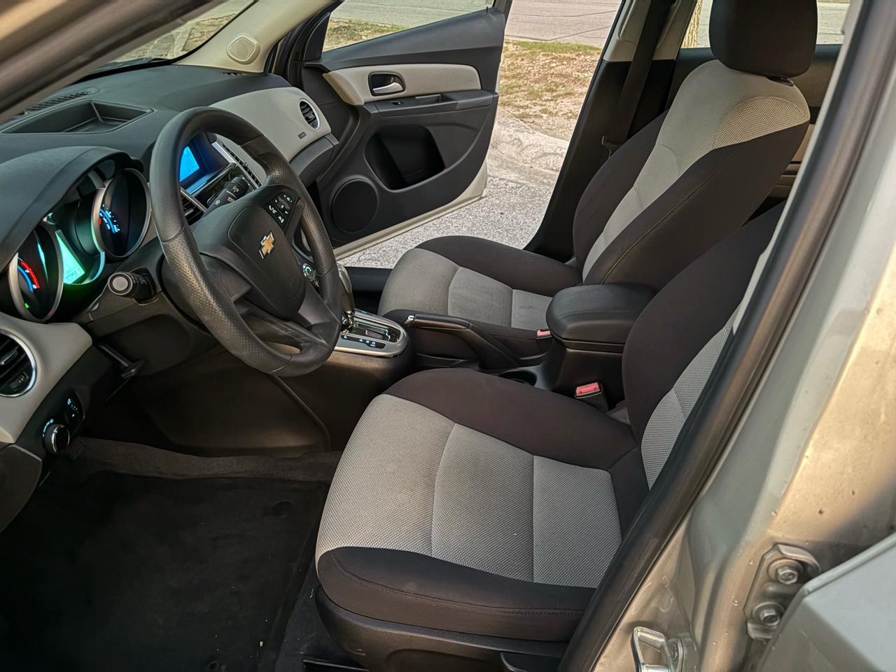 Chevrolet Cruze 4dr Sdn Auto LS 2013
