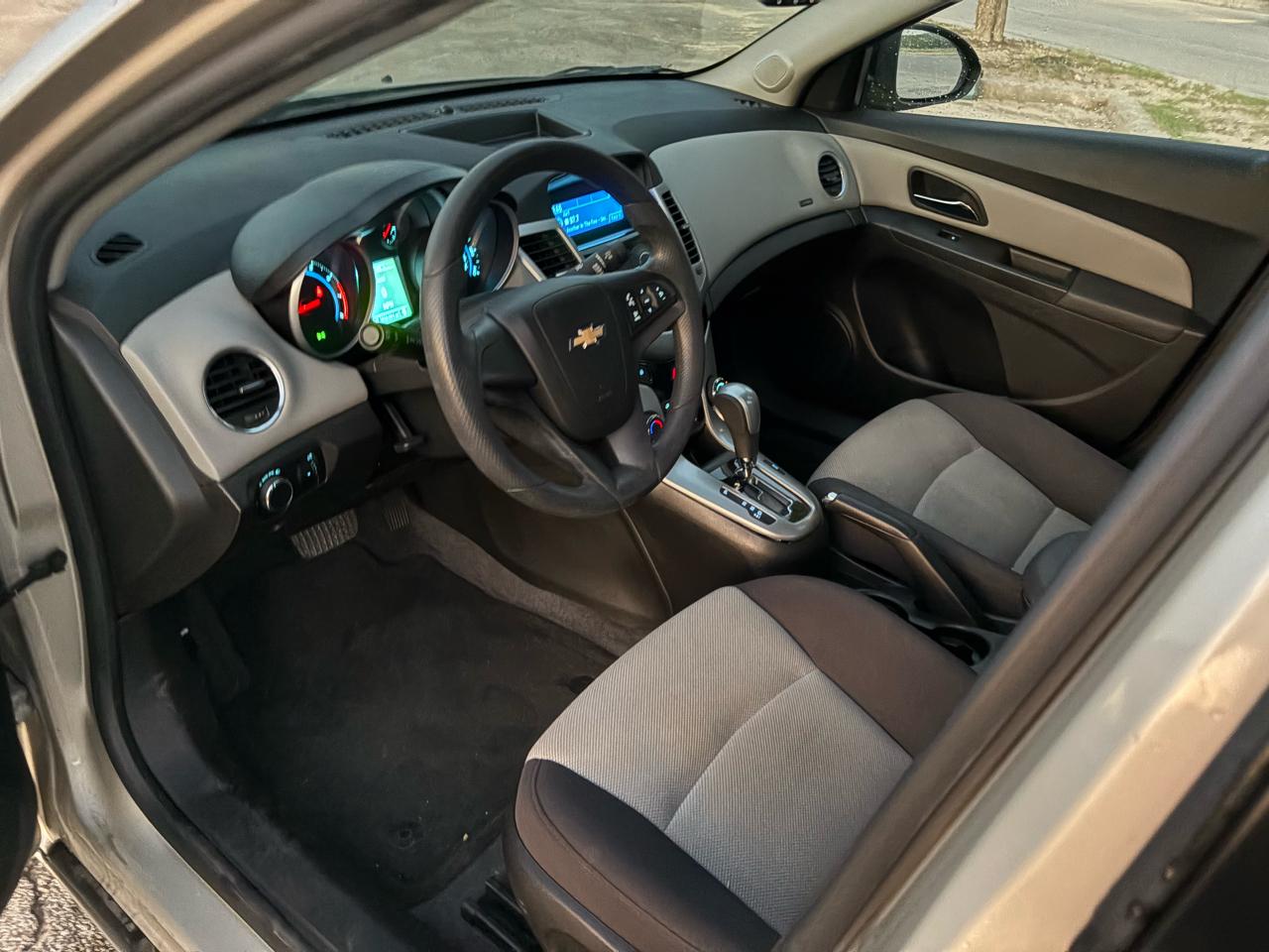 Chevrolet Cruze 4dr Sdn Auto LS 2013