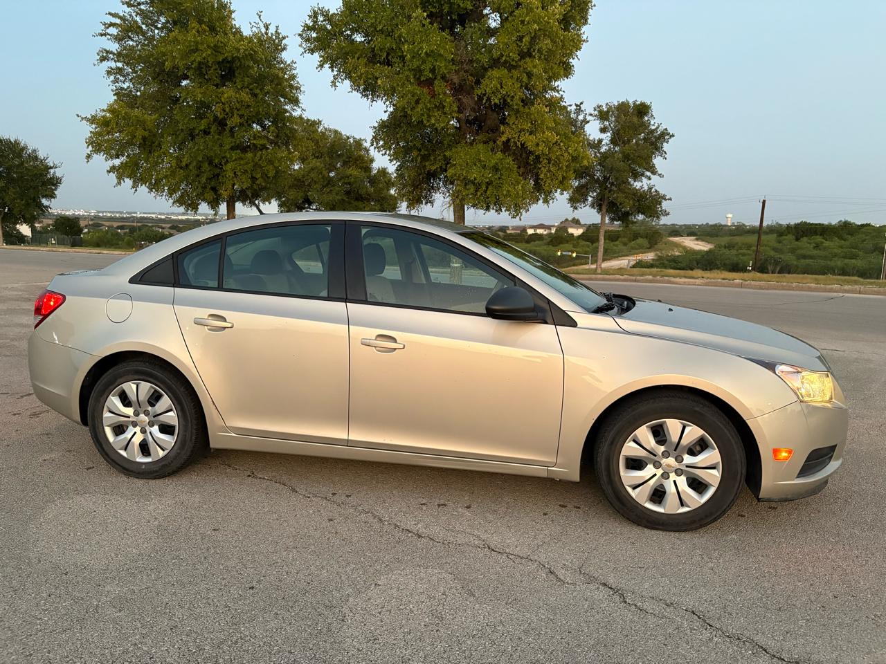 Chevrolet Cruze 4dr Sdn Auto LS 2013