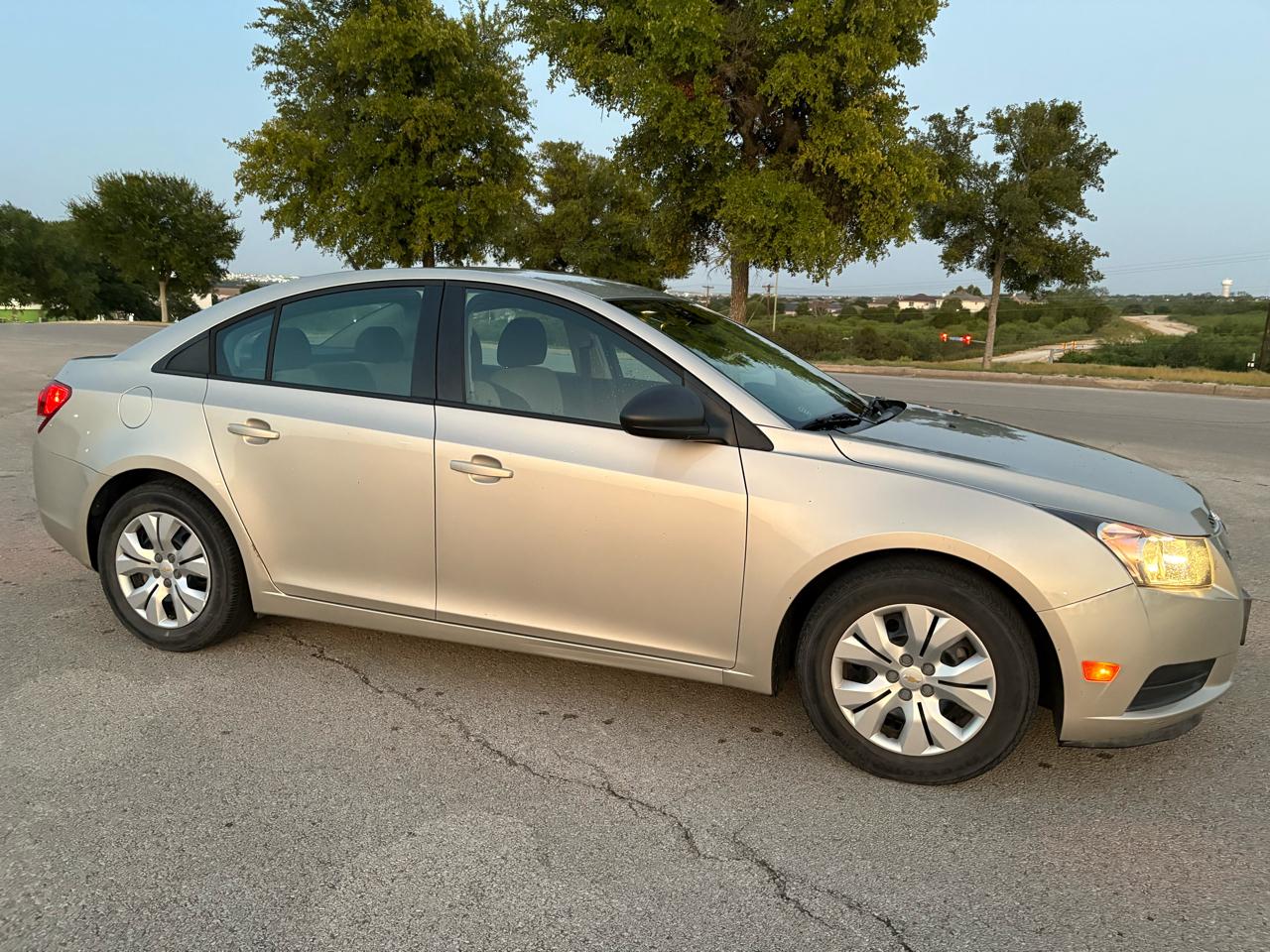 Chevrolet Cruze 4dr Sdn Auto LS 2013