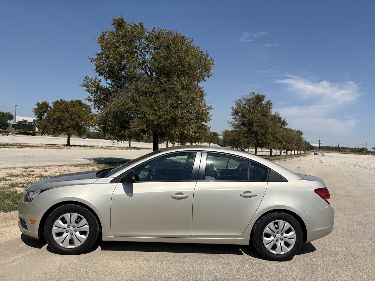 Chevrolet Cruze 4dr Sdn Auto LS 2013
