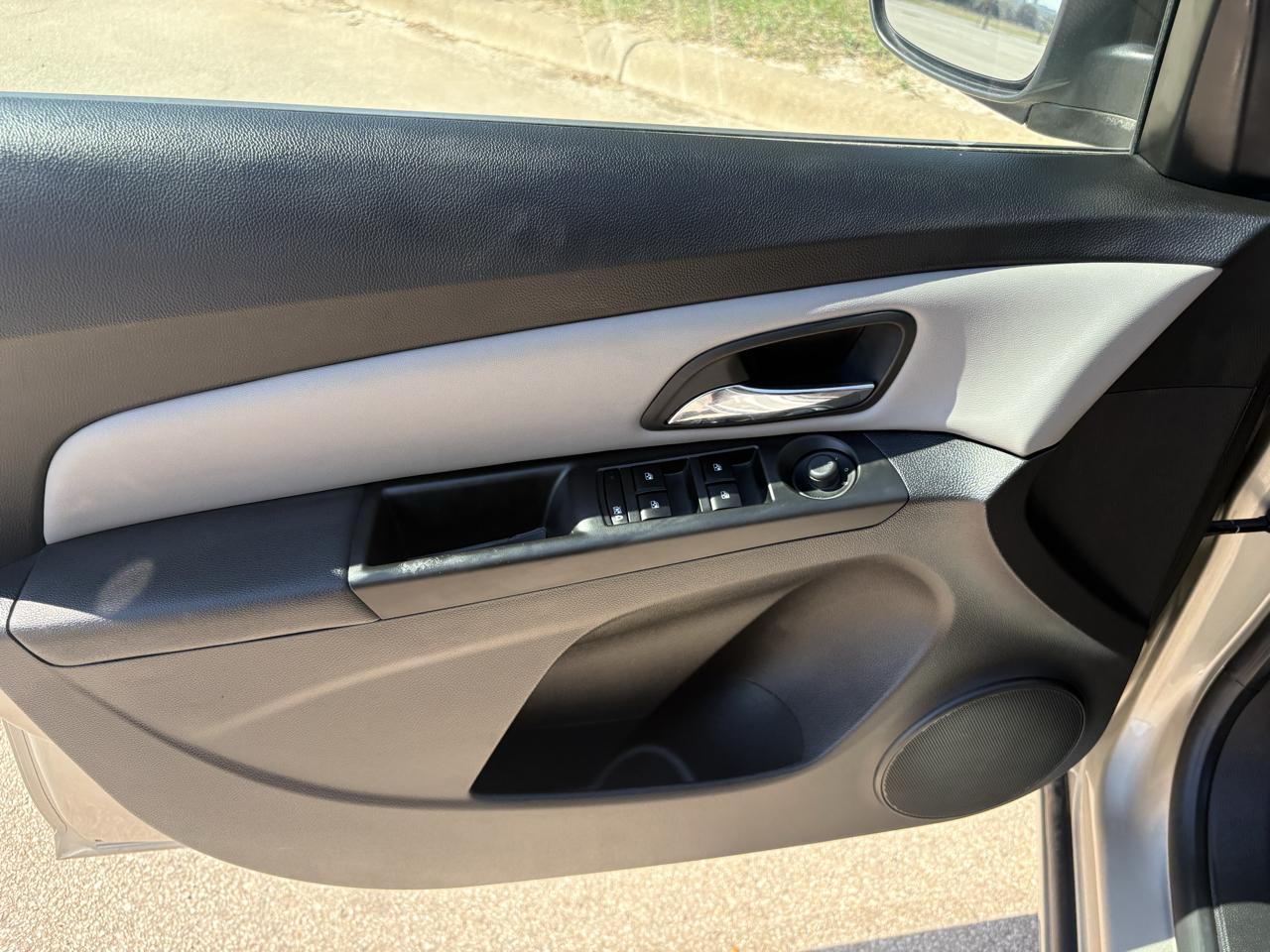 Chevrolet Cruze 4dr Sdn Auto LS 2013