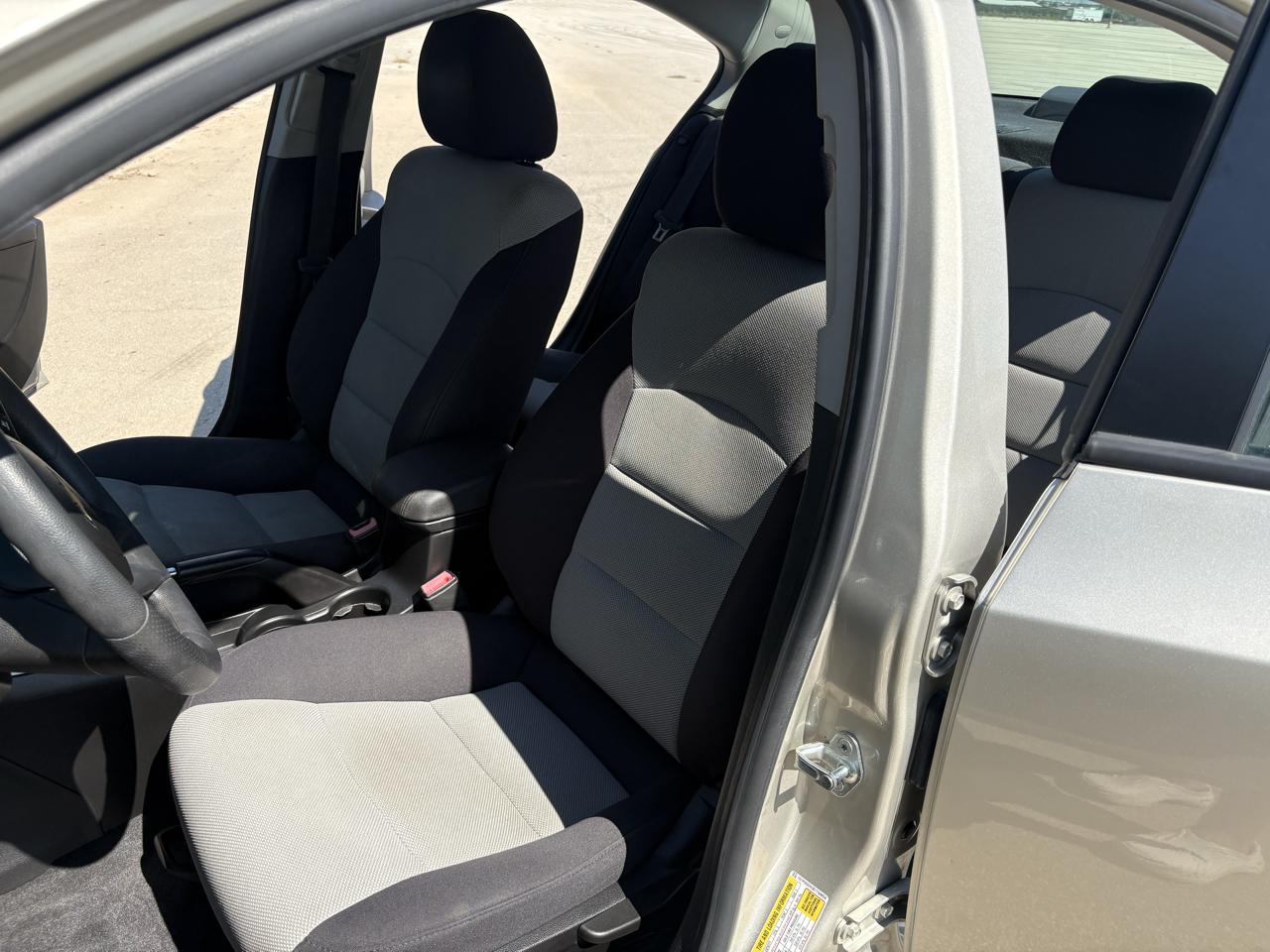 Chevrolet Cruze 4dr Sdn Auto LS 2013