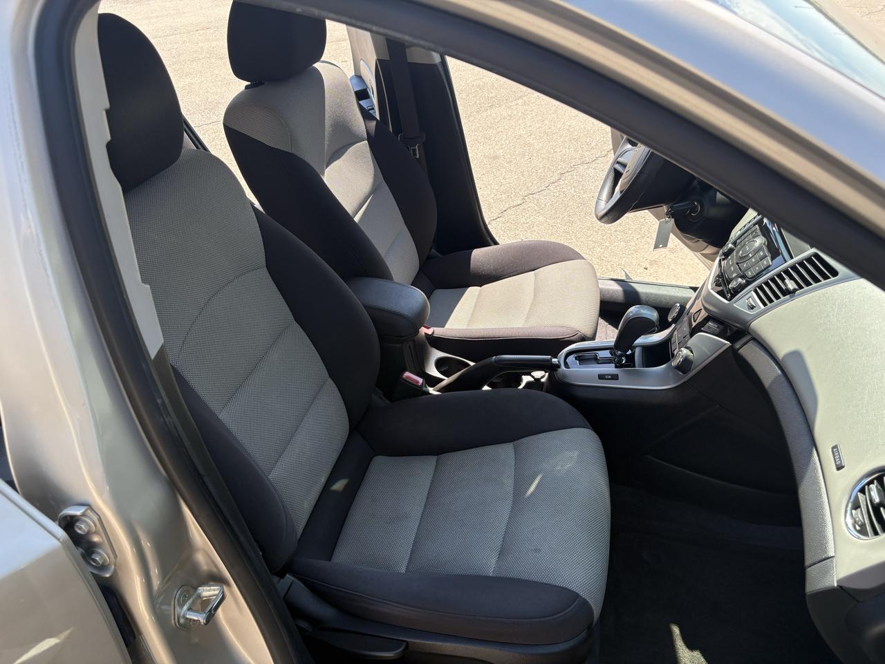 Chevrolet Cruze 4dr Sdn Auto LS 2013