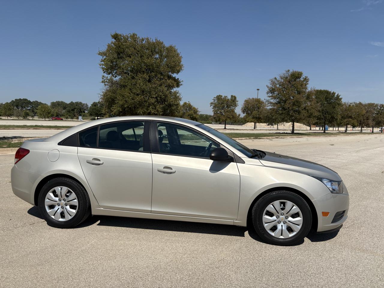 Chevrolet Cruze 4dr Sdn Auto LS 2013