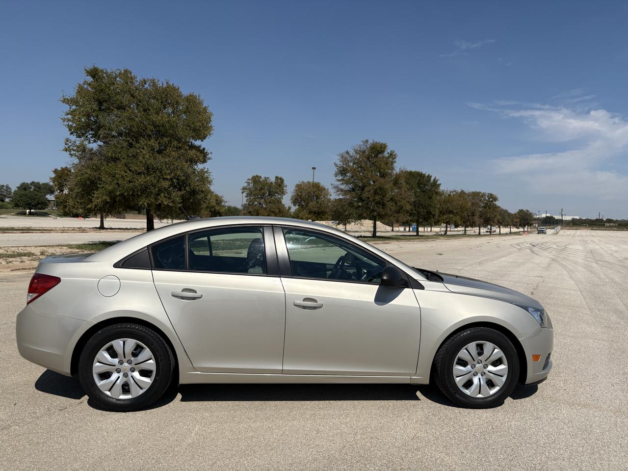 Chevrolet Cruze 4dr Sdn Auto LS 2013