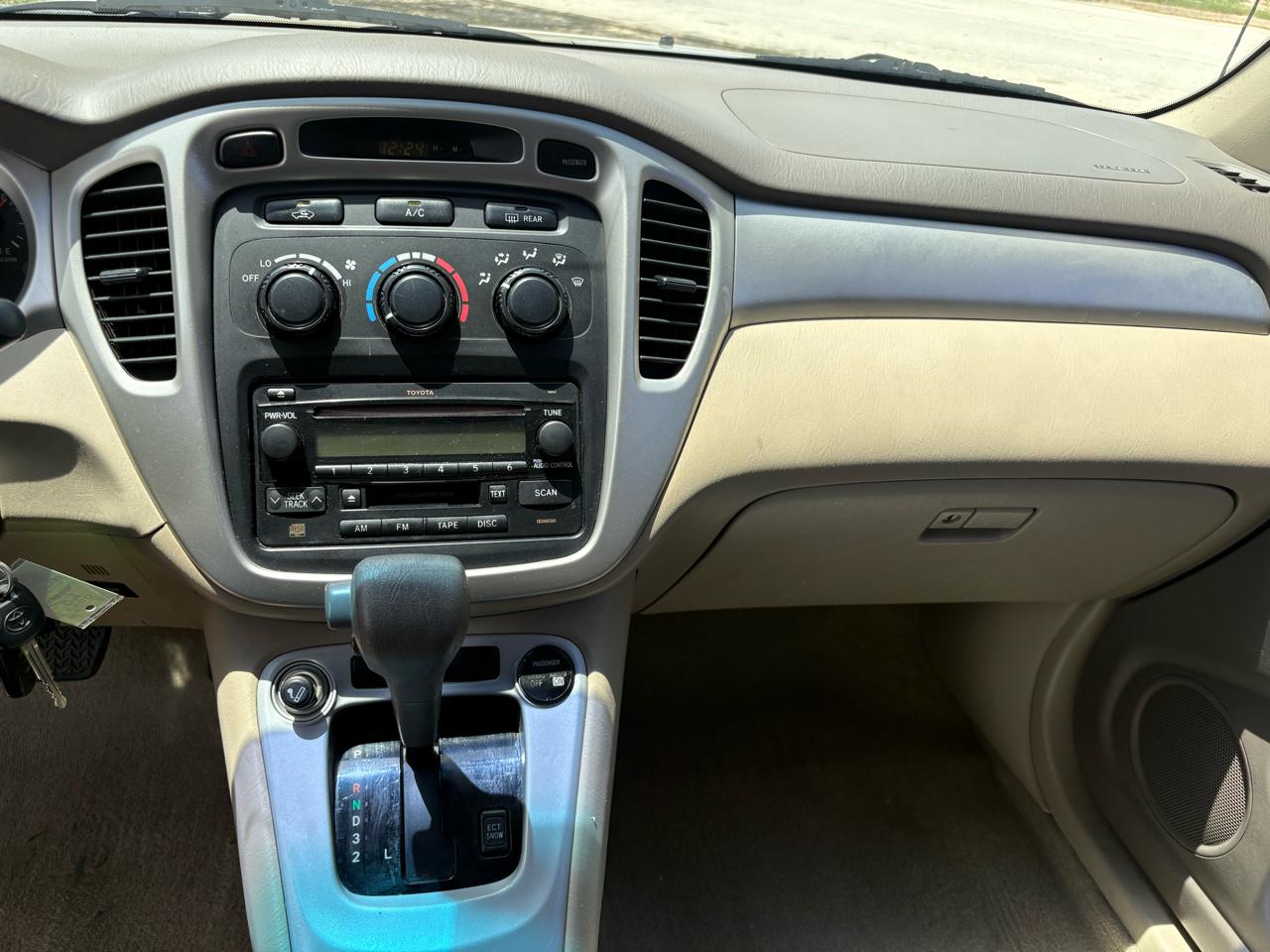Toyota Highlander 4dr V6 w/3rd Row (Natl) 2004