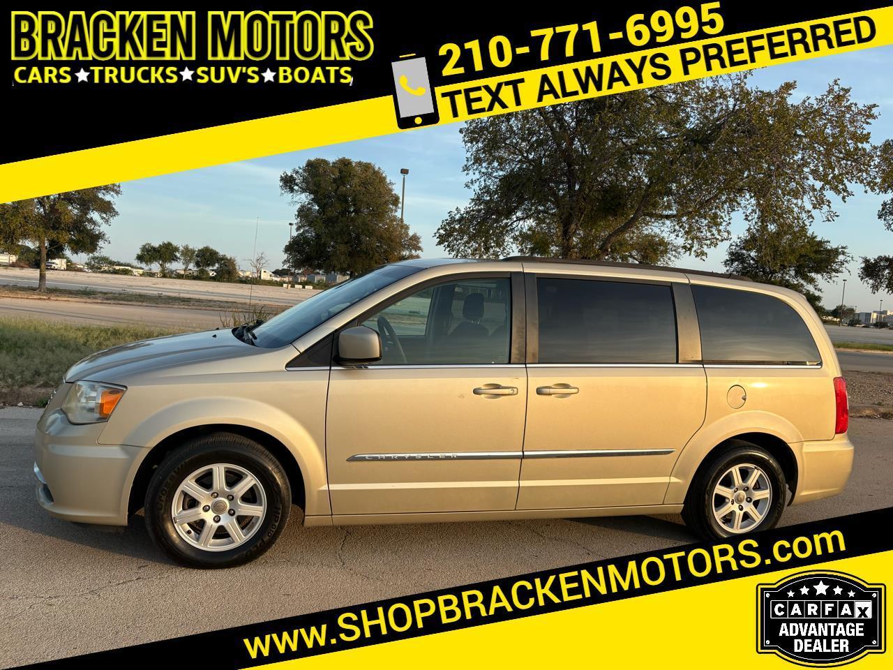 2011 Chrysler Town & Country 4dr MINI VAN Touring
