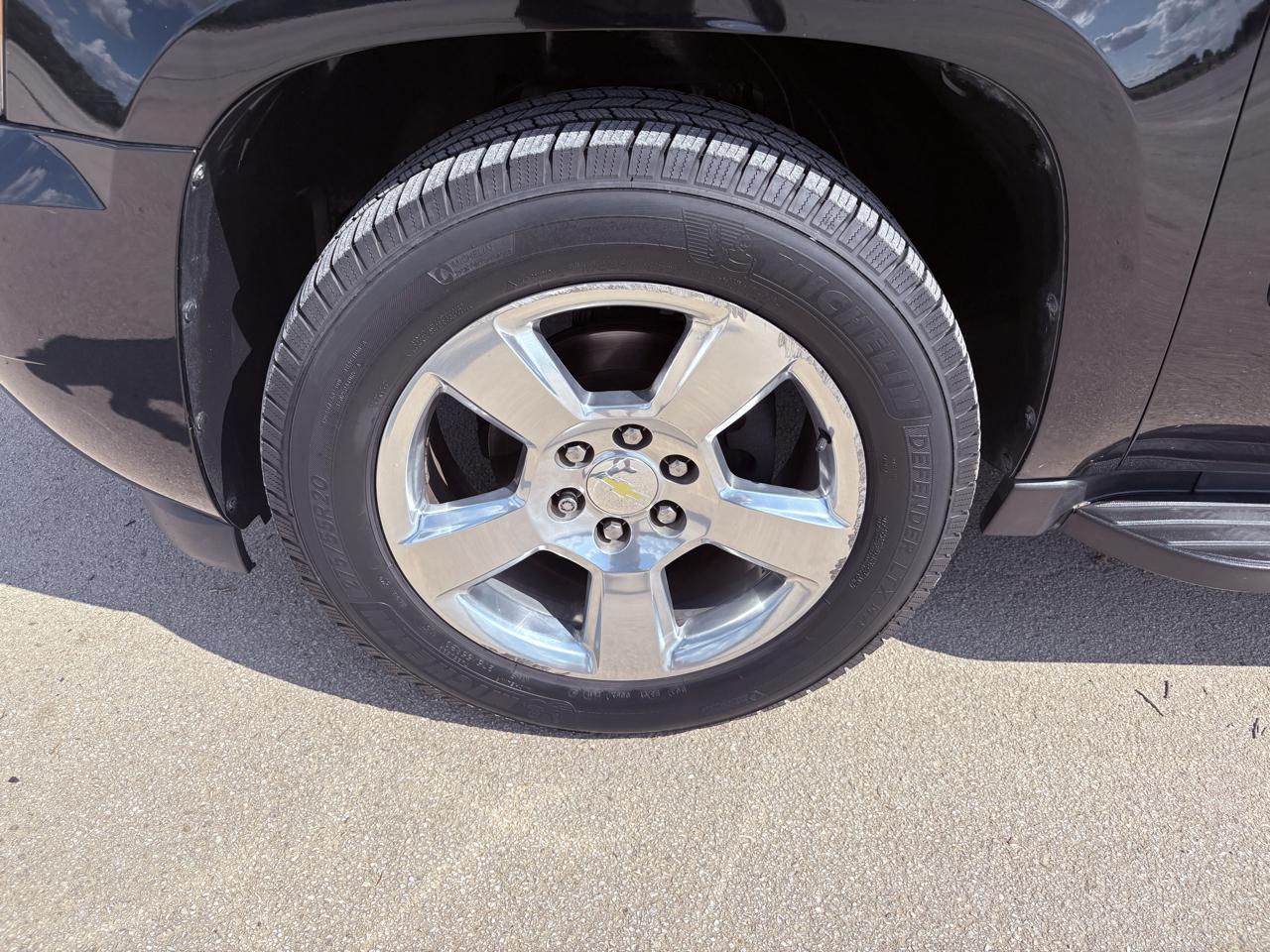Chevrolet Suburban 2WD 4dr 1500 LS 2011