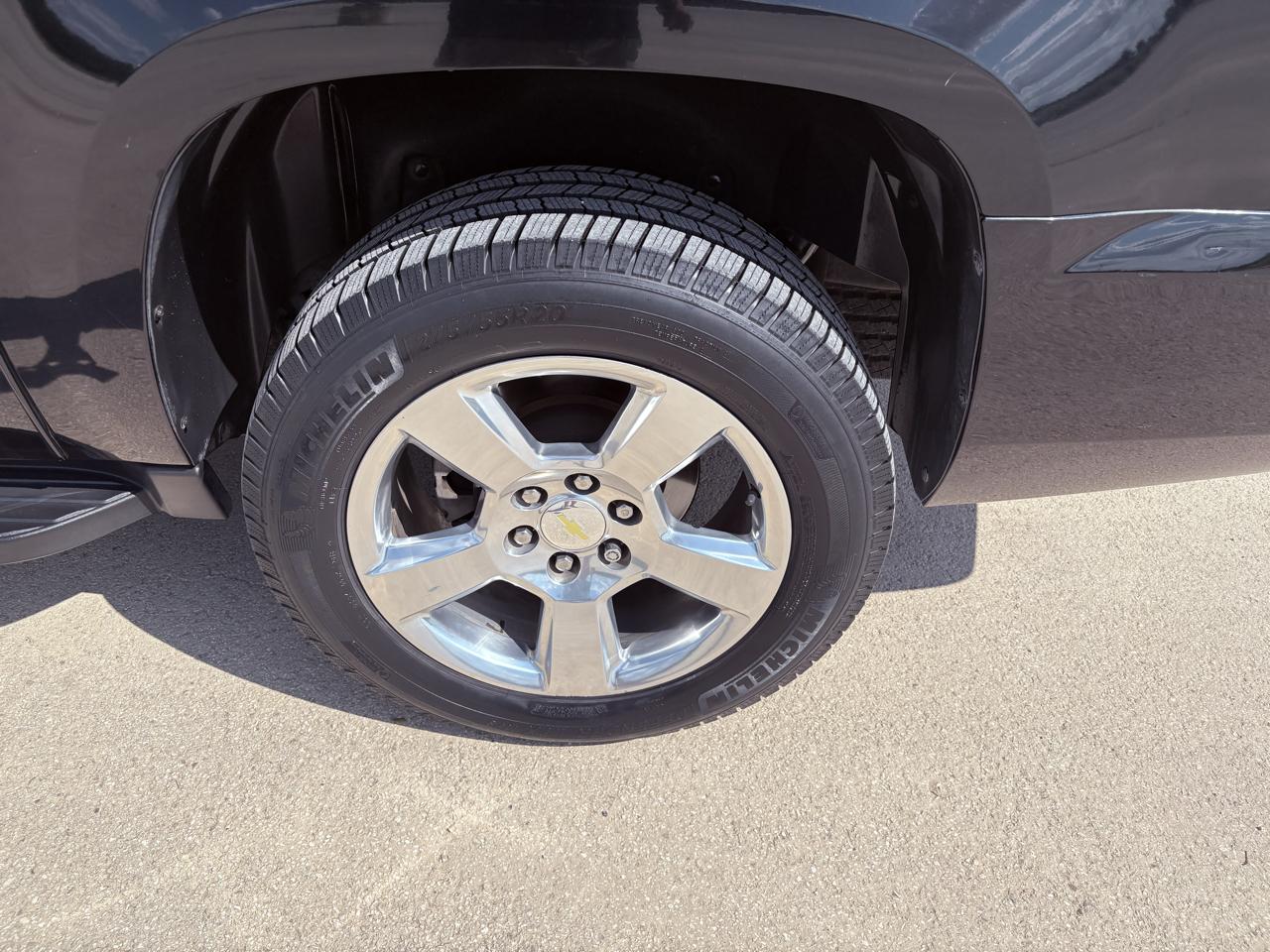 Chevrolet Suburban 2WD 4dr 1500 LS 2011