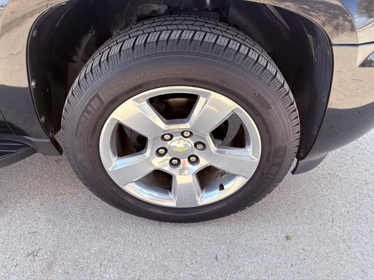 Chevrolet Suburban 2WD 4dr 1500 LS 2011