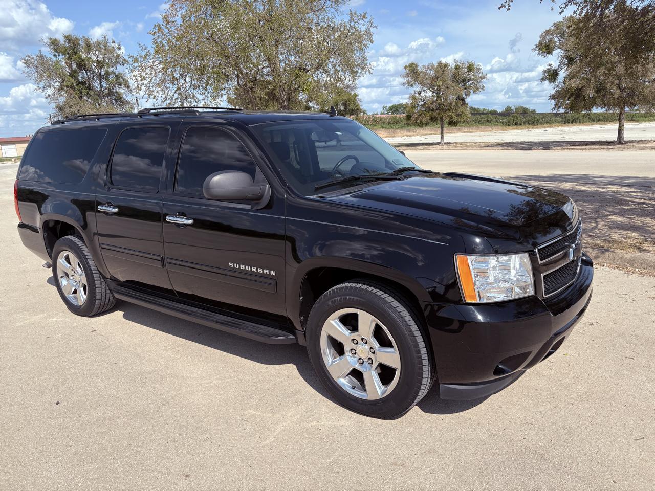 Chevrolet Suburban 2WD 4dr 1500 LS 2011