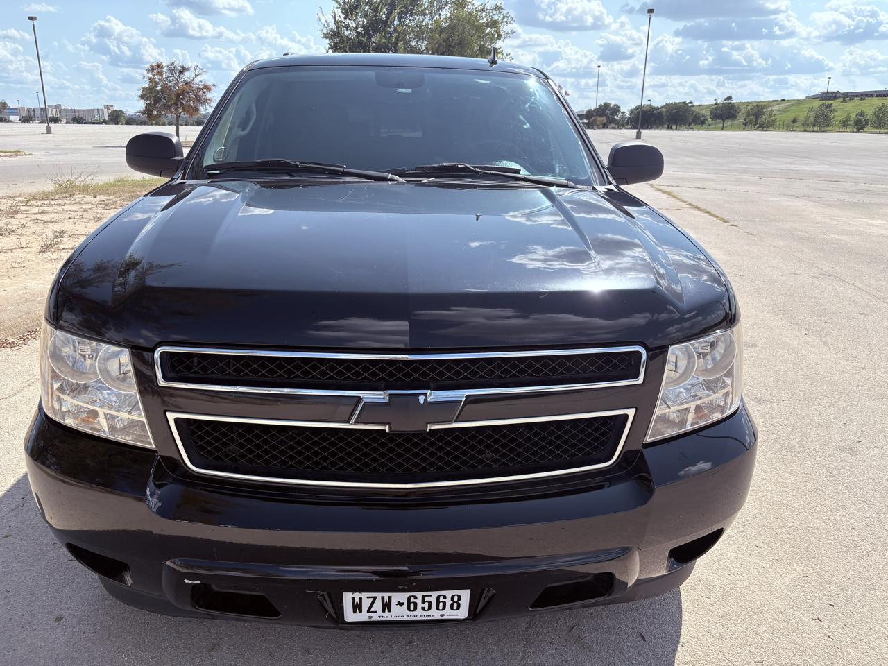 Chevrolet Suburban 2WD 4dr 1500 LS 2011