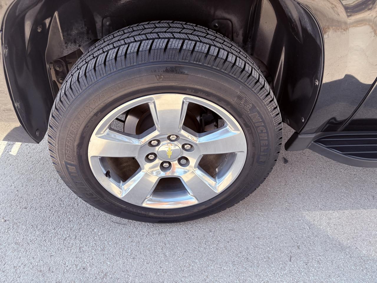 Chevrolet Suburban 2WD 4dr 1500 LS 2011