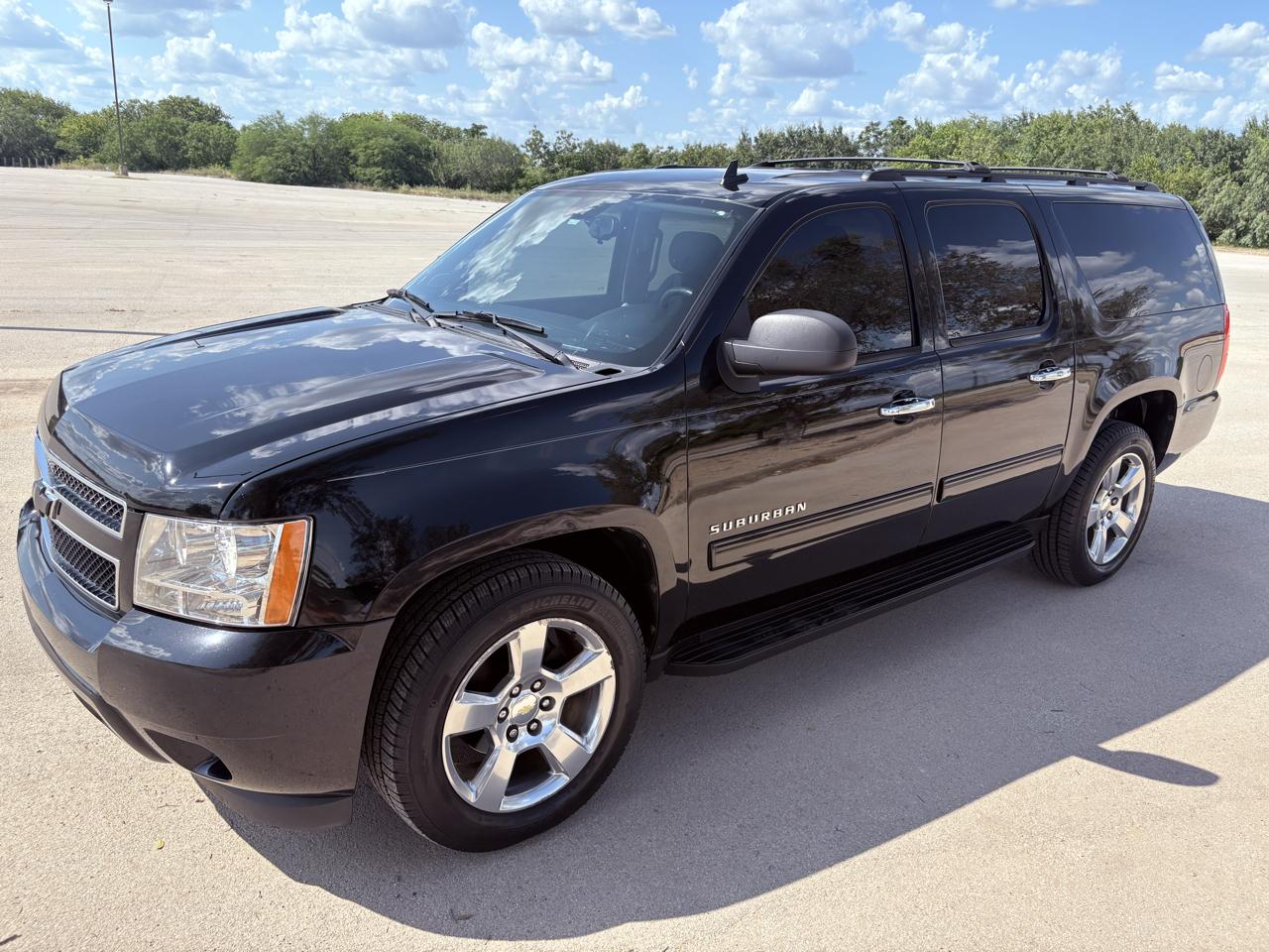 Chevrolet Suburban 2WD 4dr 1500 LS 2011