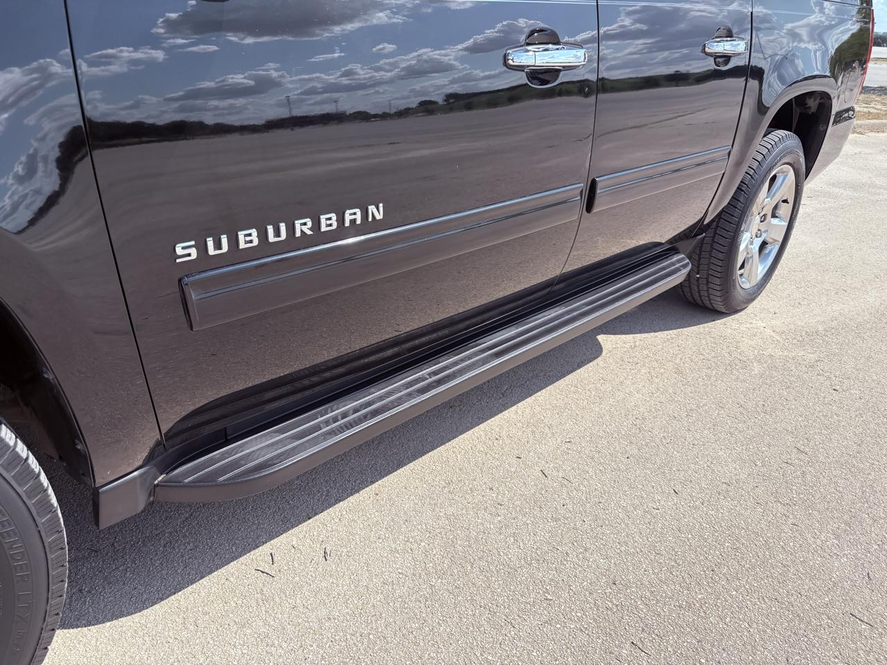 Chevrolet Suburban 2WD 4dr 1500 LS 2011