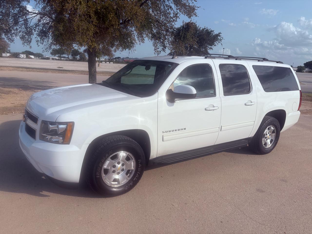 Chevrolet Suburban 2WD 4dr 1500 LS 2013