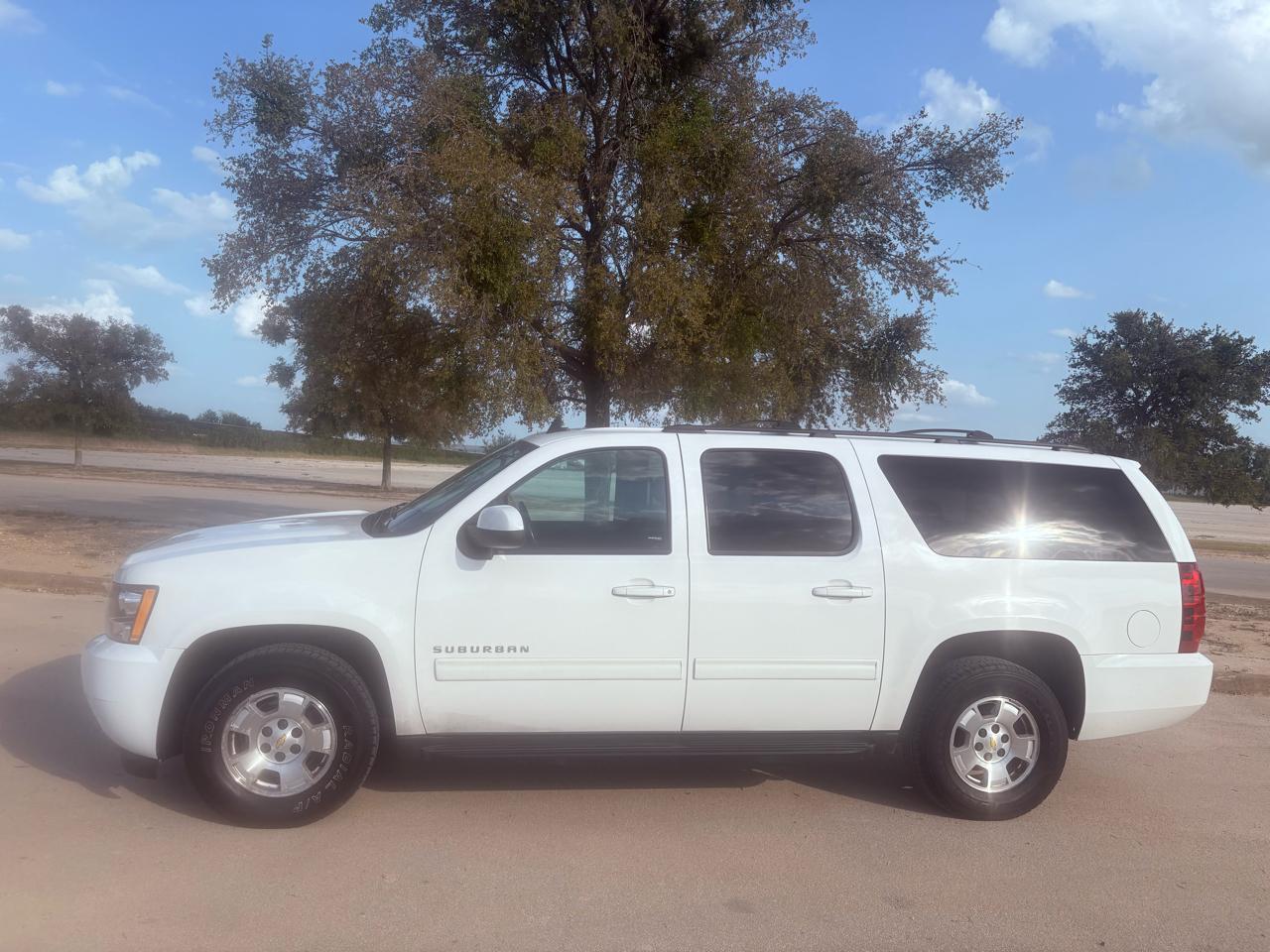 Chevrolet Suburban 2WD 4dr 1500 LS 2013