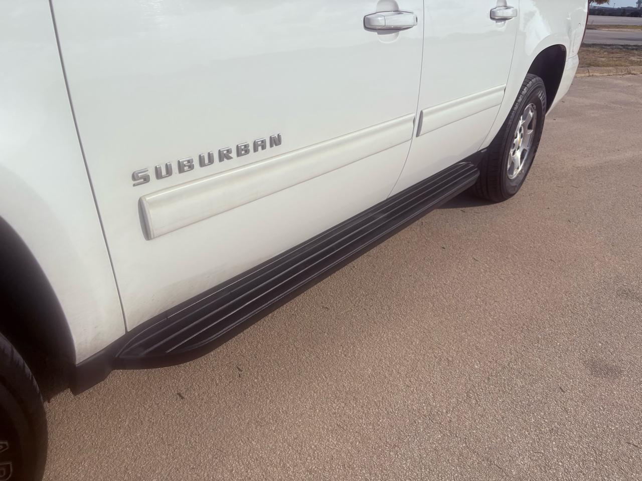 Chevrolet Suburban 2WD 4dr 1500 LS 2013