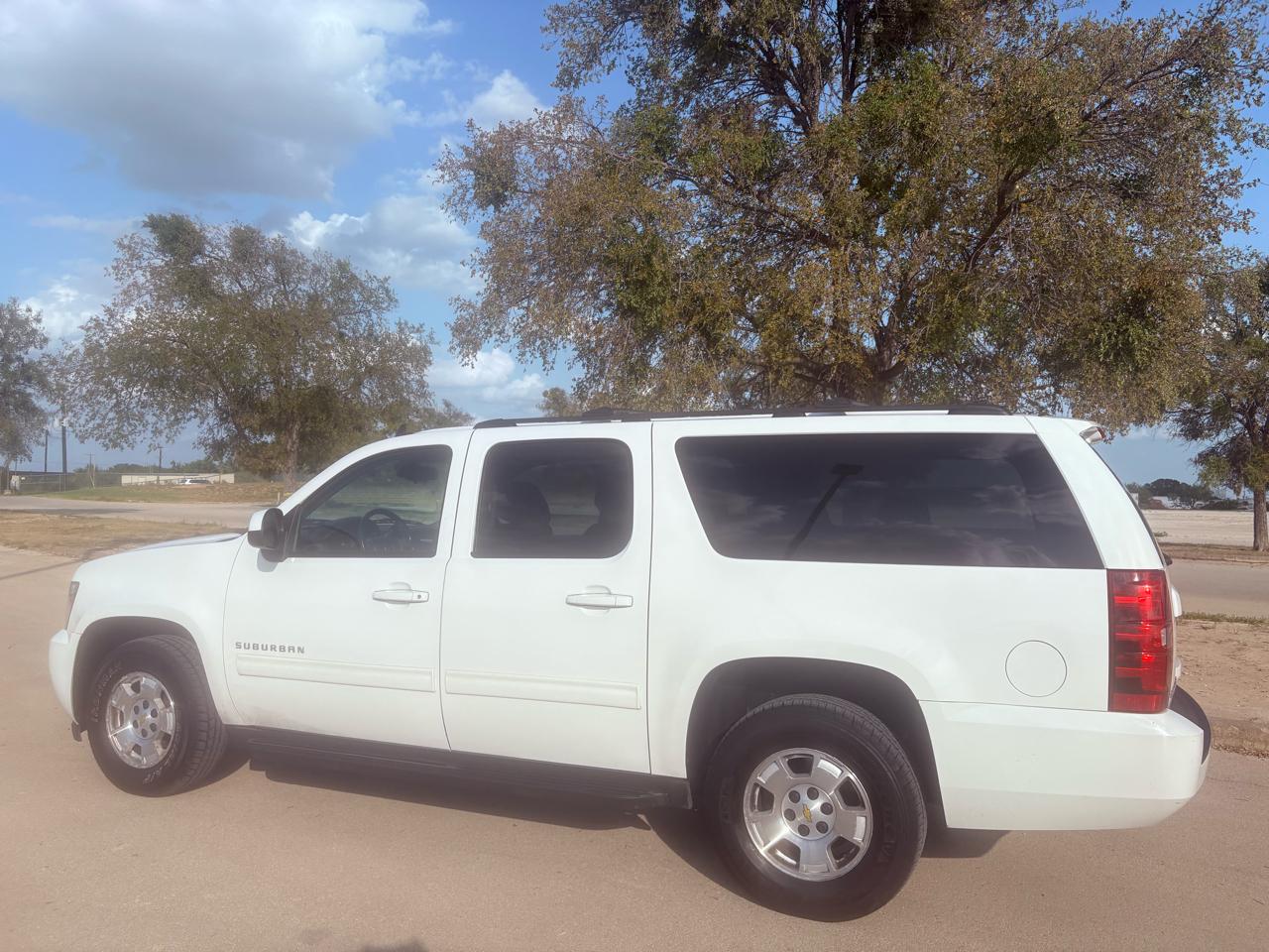 Chevrolet Suburban 2WD 4dr 1500 LS 2013