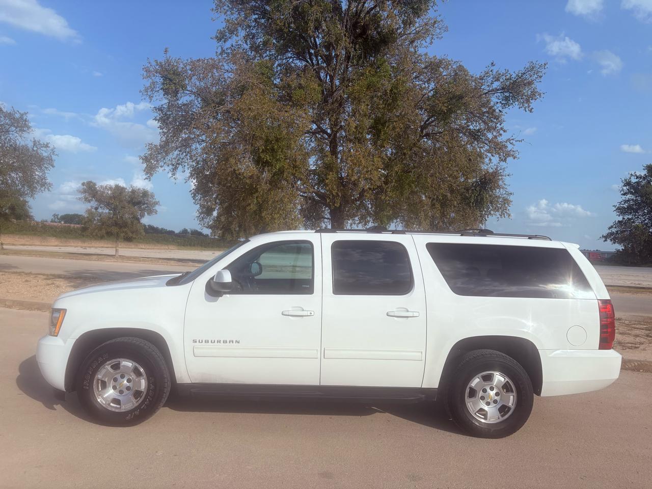 Chevrolet Suburban 2WD 4dr 1500 LS 2013
