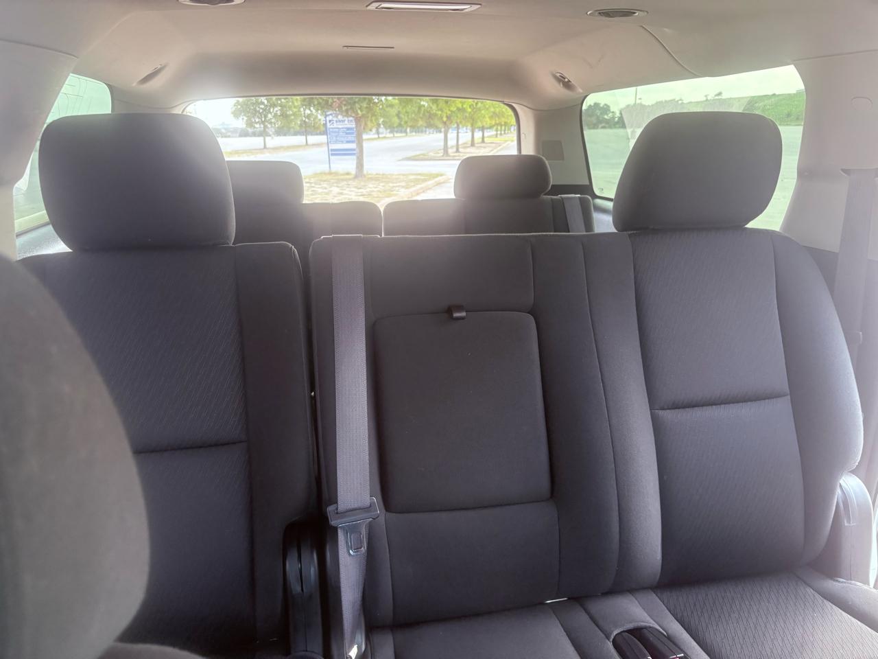 Chevrolet Suburban 2WD 4dr 1500 LS 2013