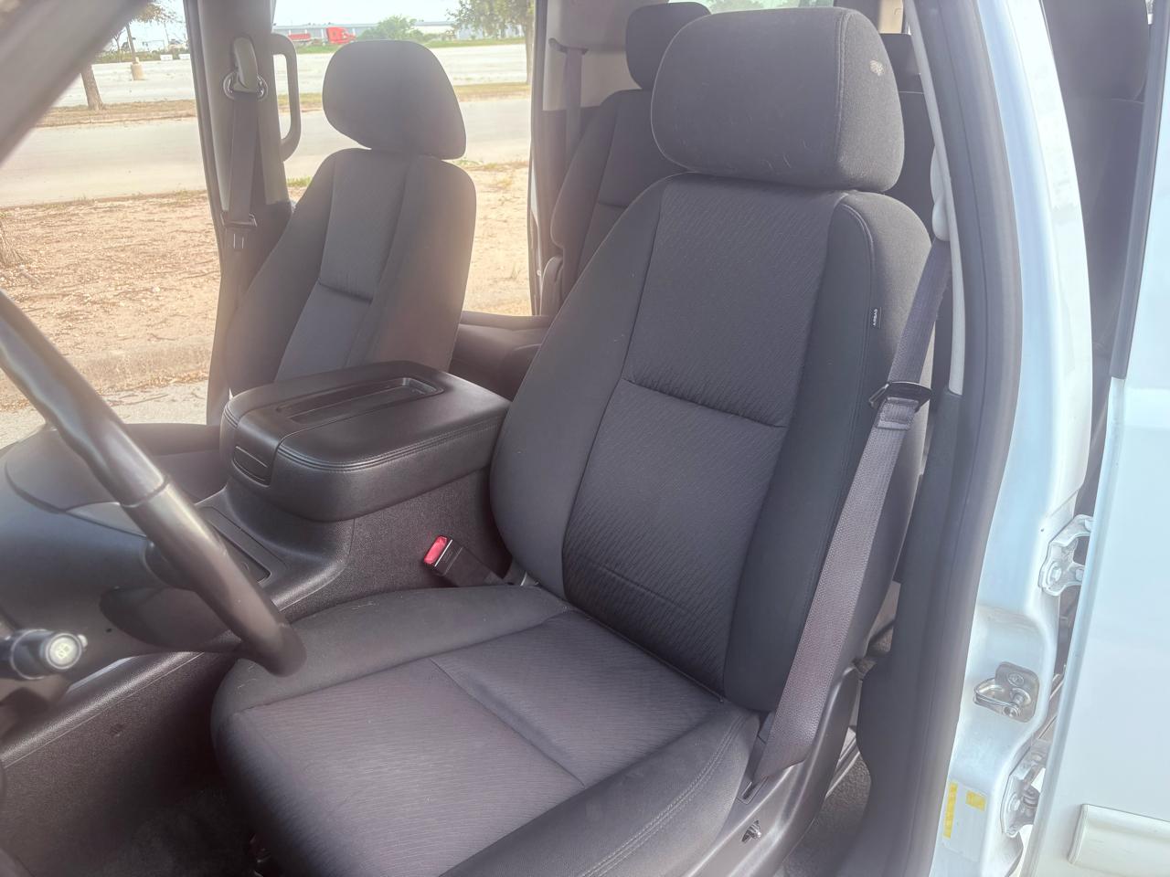 Chevrolet Suburban 2WD 4dr 1500 LS 2013