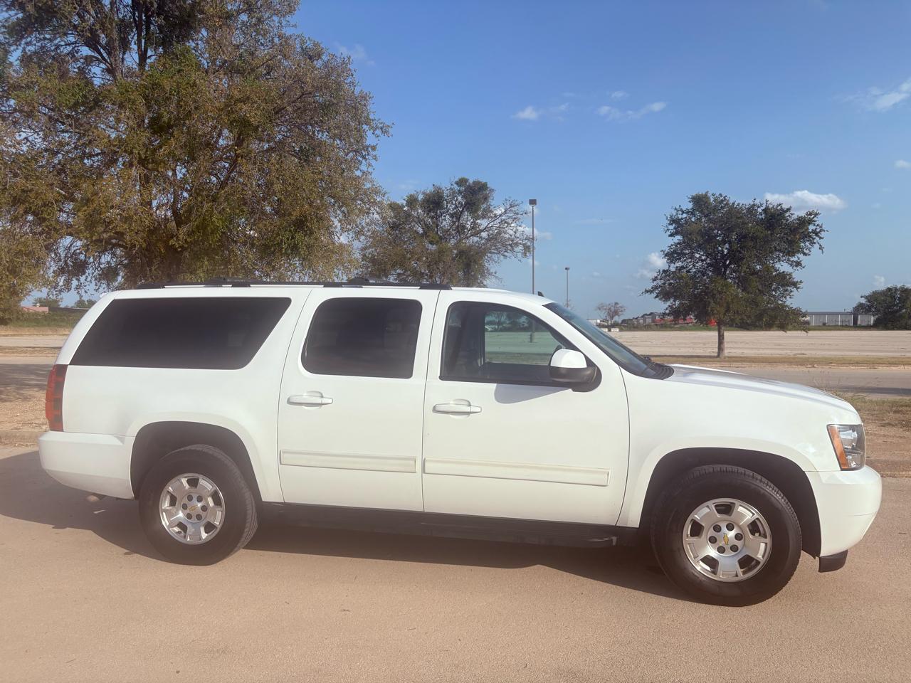 Chevrolet Suburban 2WD 4dr 1500 LS 2013
