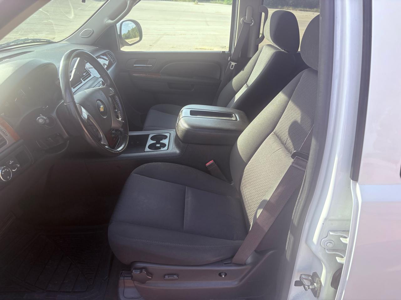 Chevrolet Suburban 2WD 4dr 1500 LS 2013
