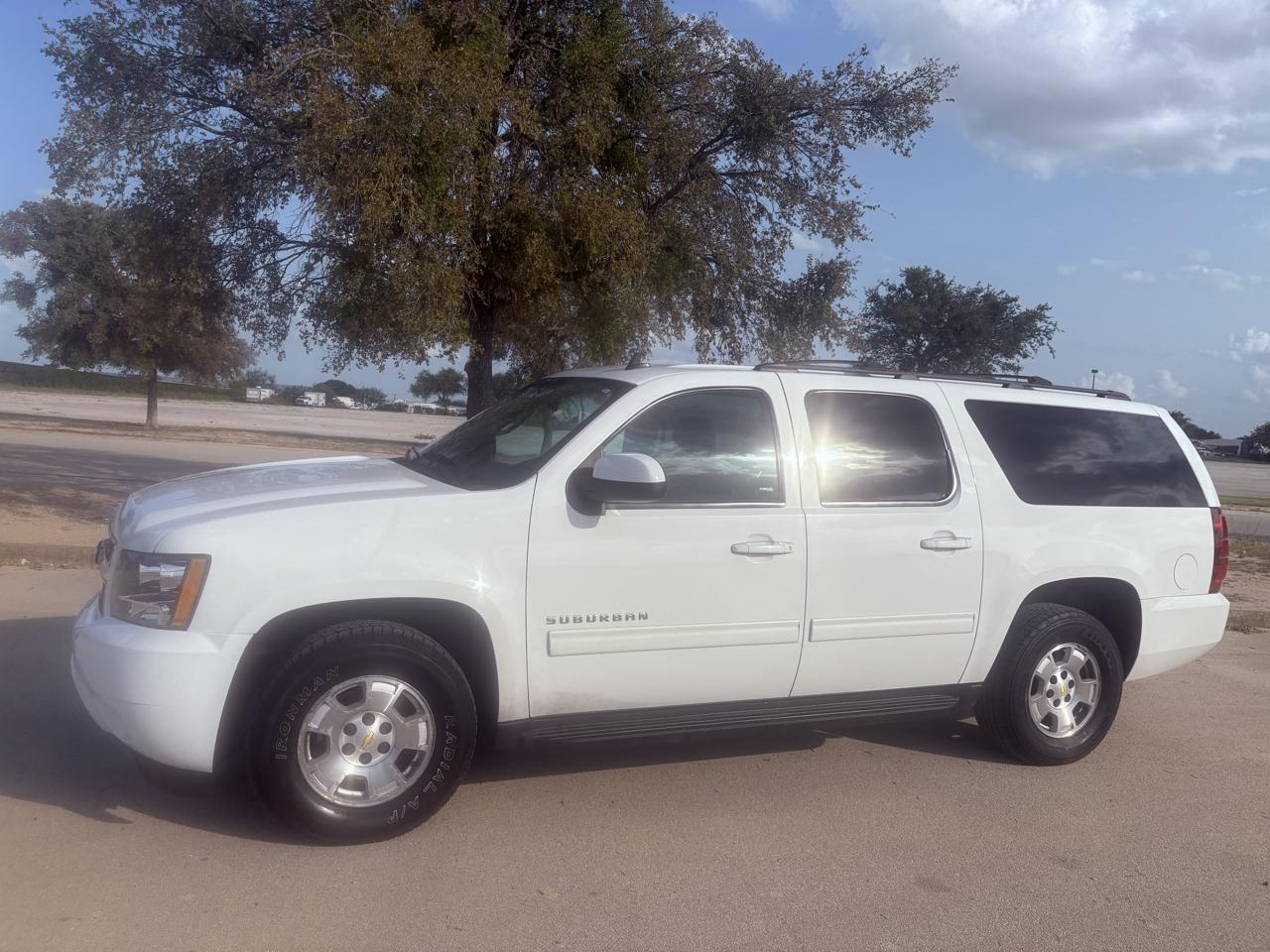 Chevrolet Suburban 2WD 4dr 1500 LS 2013