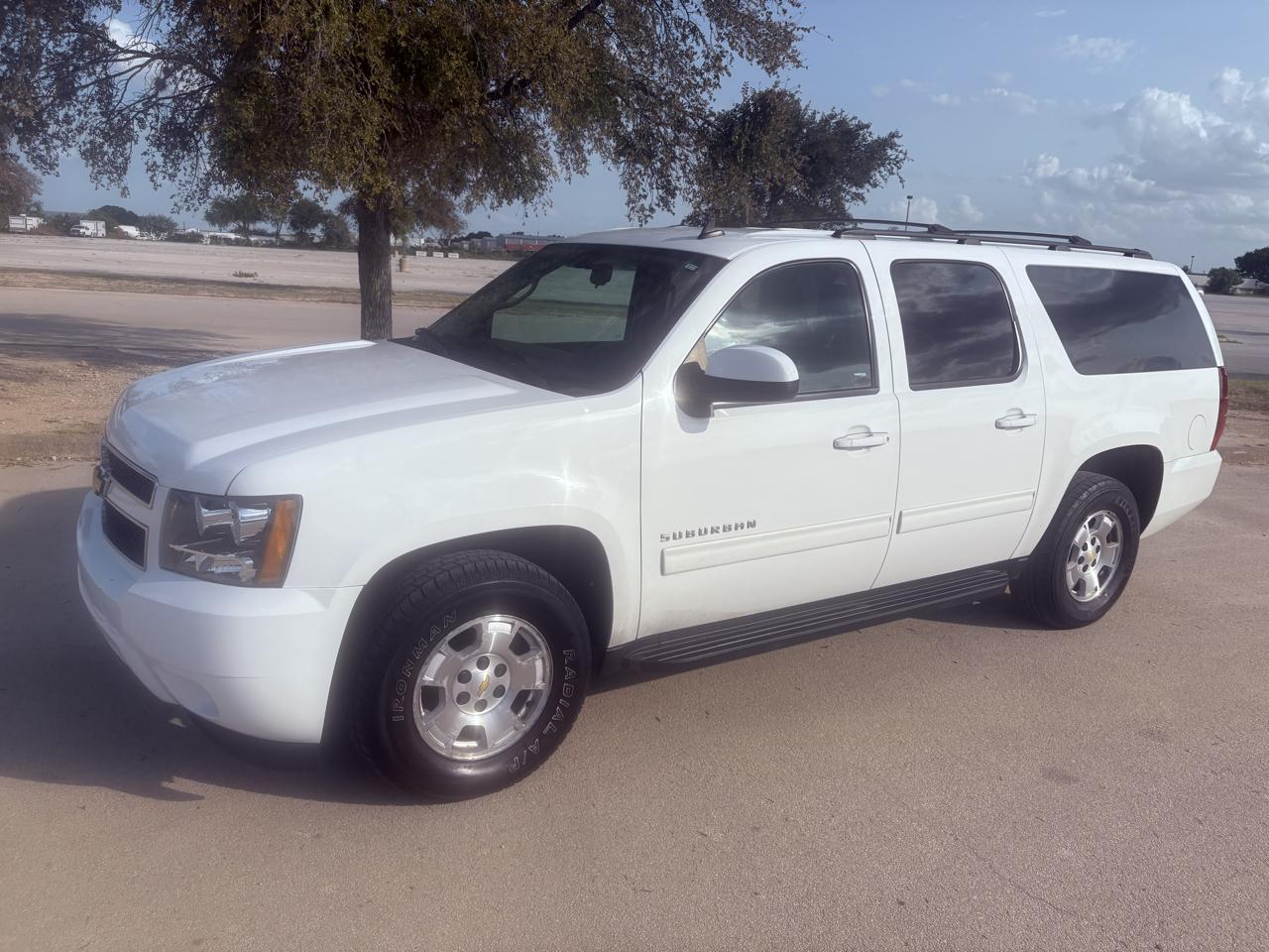 Chevrolet Suburban 2WD 4dr 1500 LS 2013