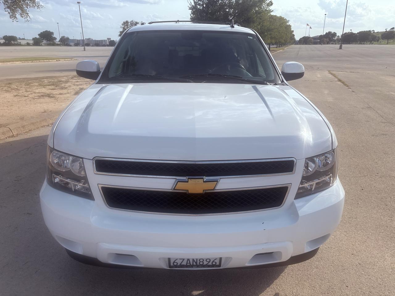 Chevrolet Suburban 2WD 4dr 1500 LS 2013