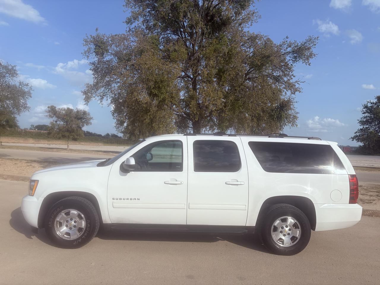 Chevrolet Suburban 2WD 4dr 1500 LS 2013