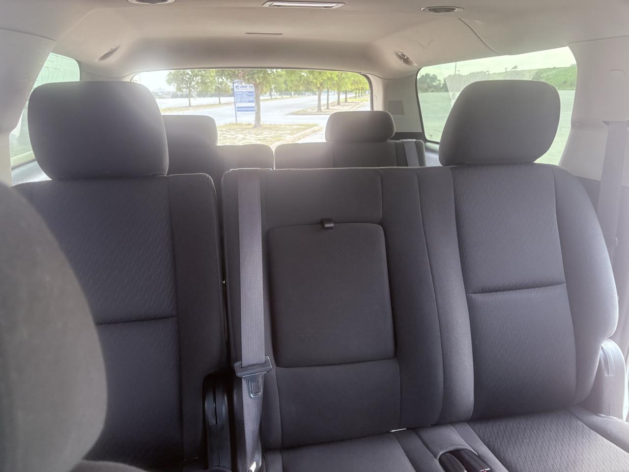 Chevrolet Suburban 2WD 4dr 1500 LS 2013