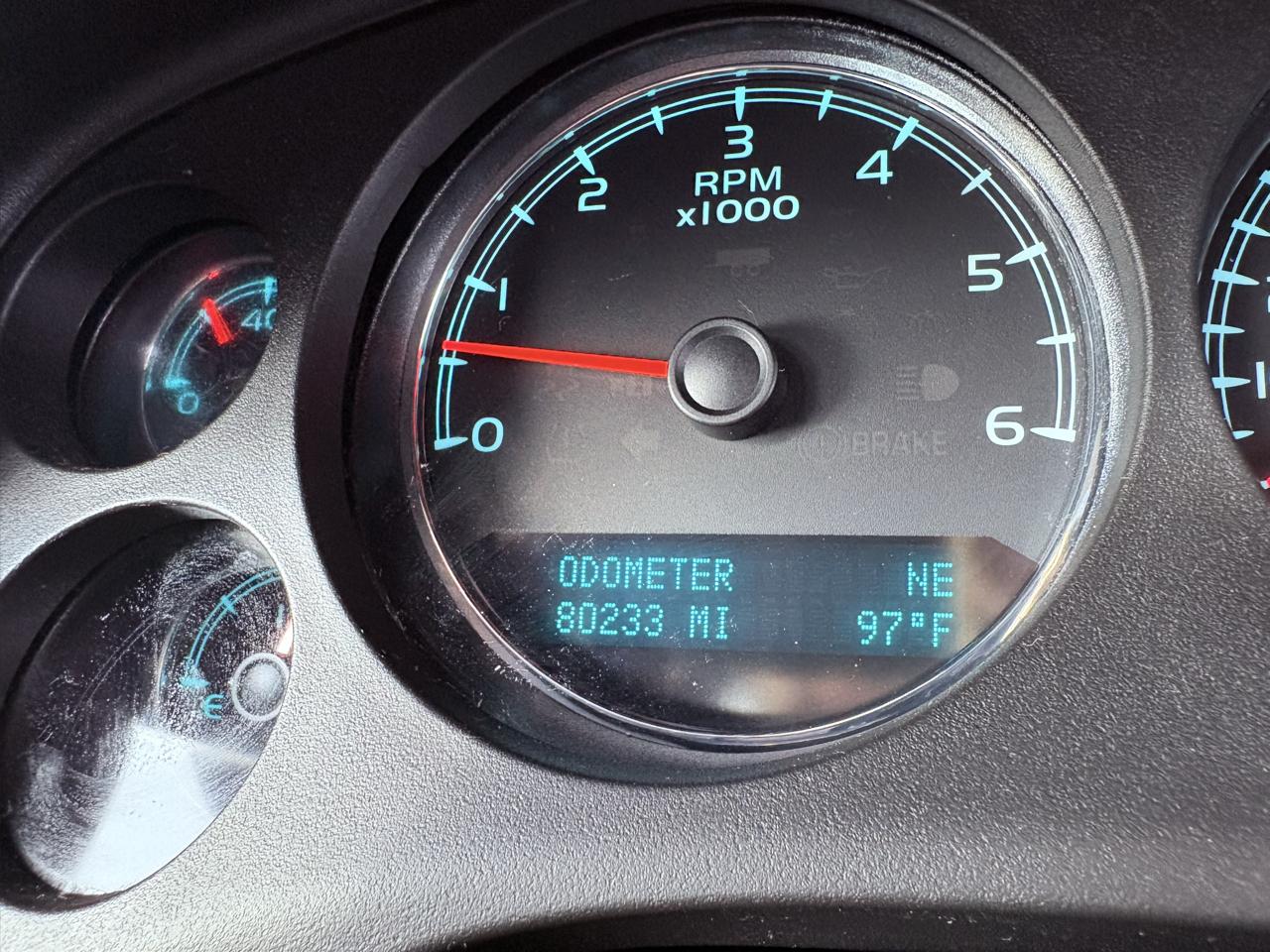 Chevrolet Suburban 2WD 4dr 1500 LS 2013