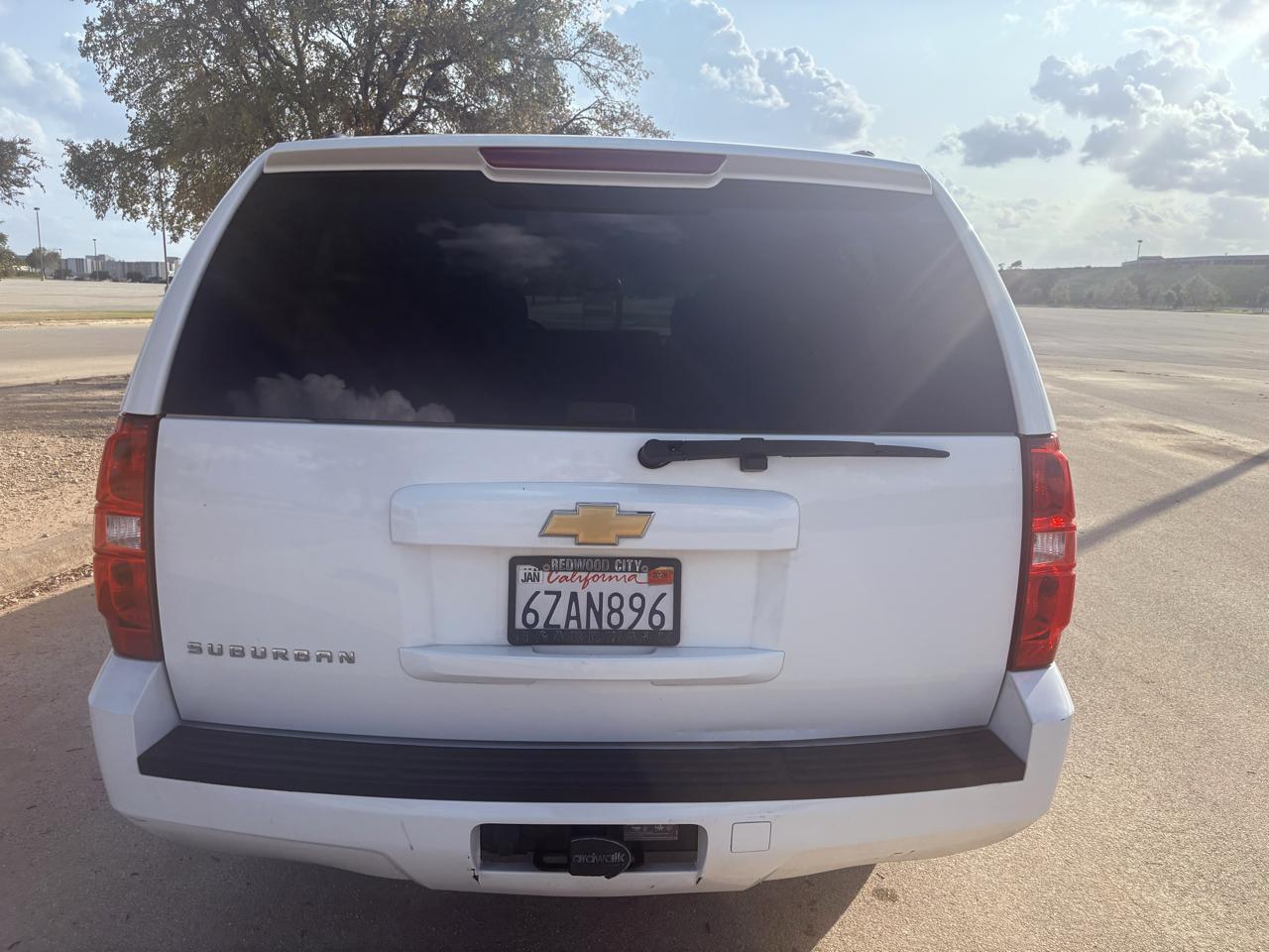 Chevrolet Suburban 2WD 4dr 1500 LS 2013