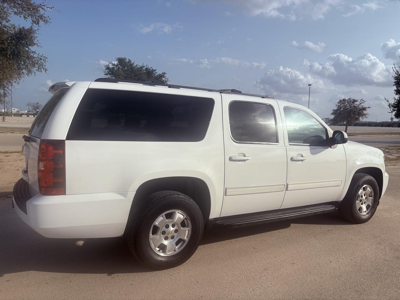 Chevrolet Suburban 2WD 4dr 1500 LS 2013