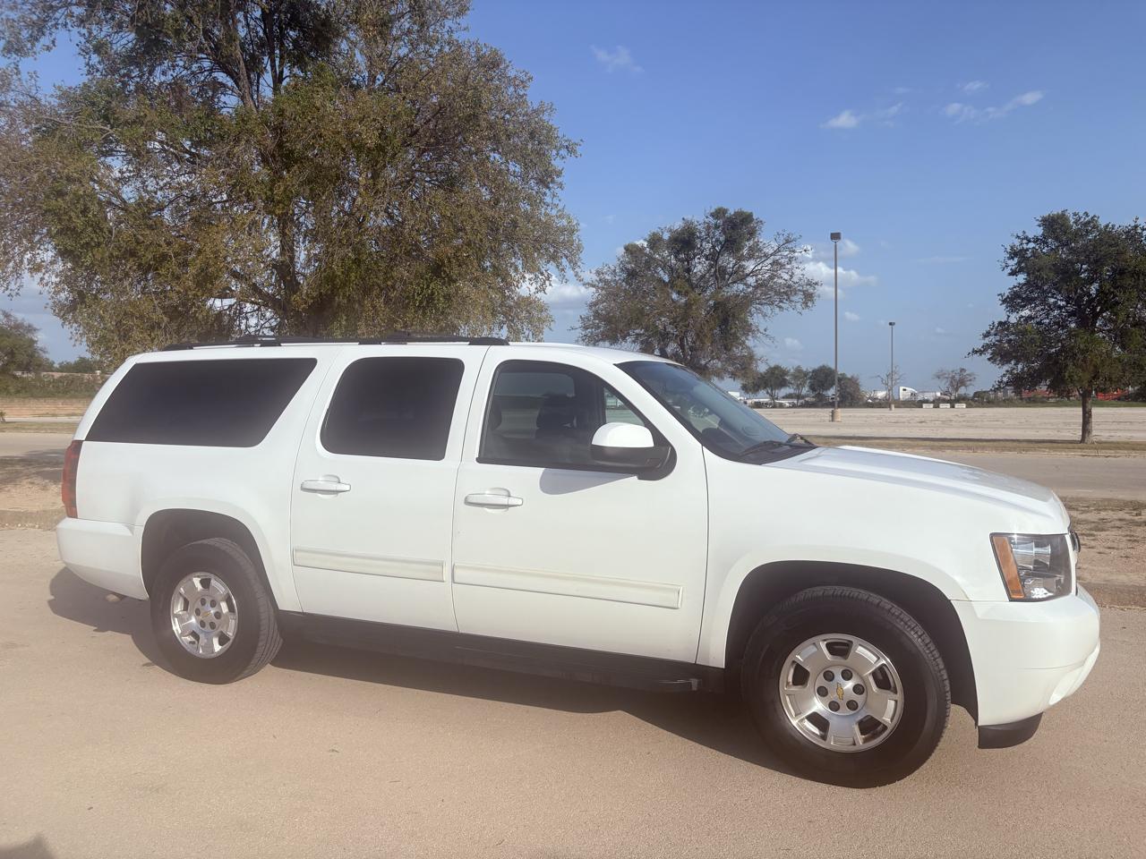 Chevrolet Suburban 2WD 4dr 1500 LS 2013