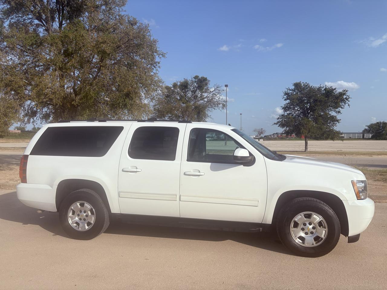 Chevrolet Suburban 2WD 4dr 1500 LS 2013