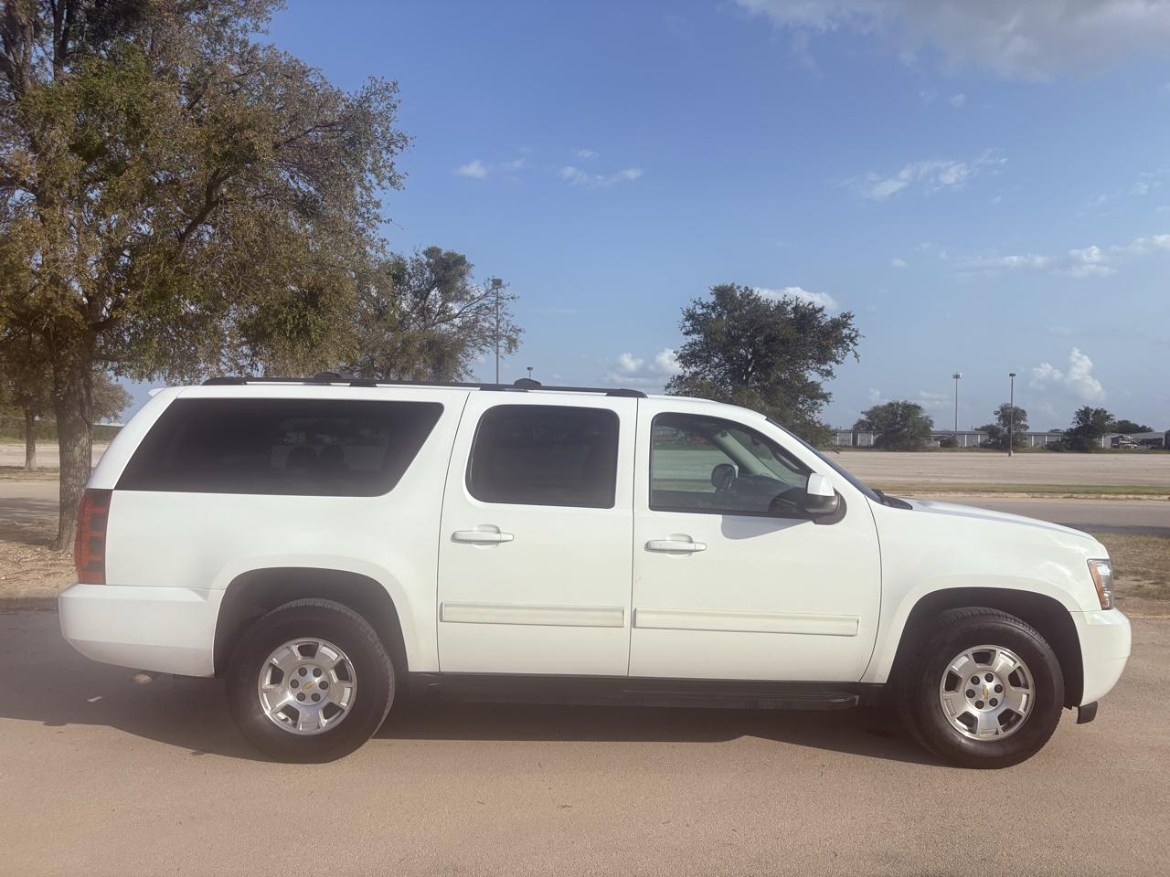 Chevrolet Suburban 2WD 4dr 1500 LS 2013