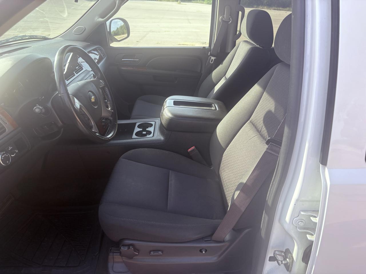 Chevrolet Suburban 2WD 4dr 1500 LS 2013