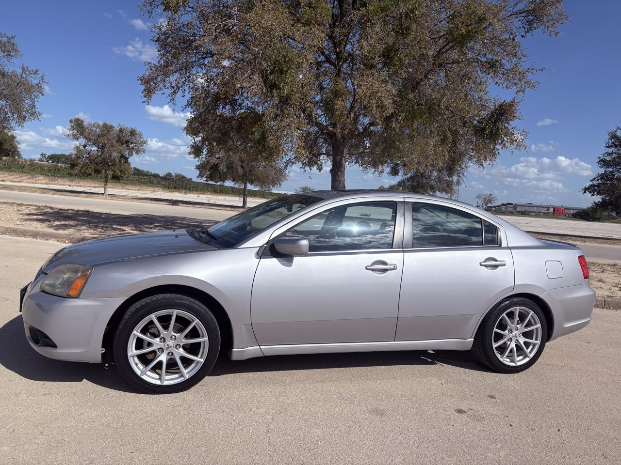 Mitsubishi Galant  2012
